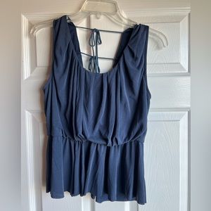 Gianni Bini Dusty Navy Top sz Medium